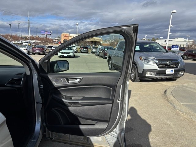 Used 2021 Ford Edge SE image 20