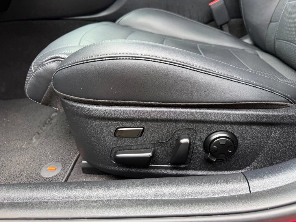 Used 2023 Kia Stinger GT2 AWD/4WD image 14