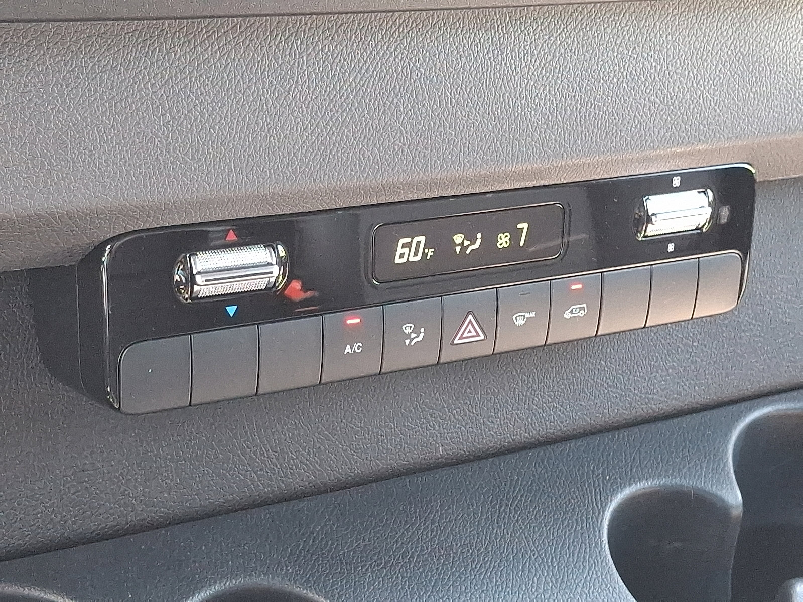 Used 2025 Mercedes-Benz Sprinter 2500 image 18