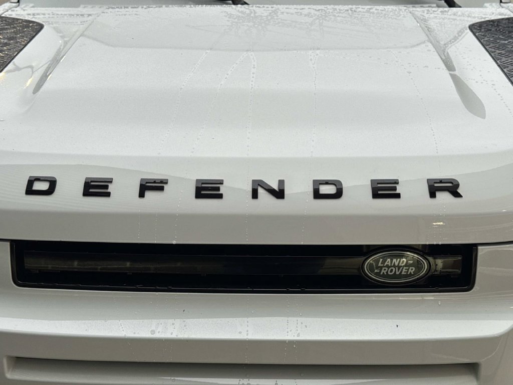 Used 2022 Land Rover Defender 110 X-Dynamic SE AWD/4WD image 10