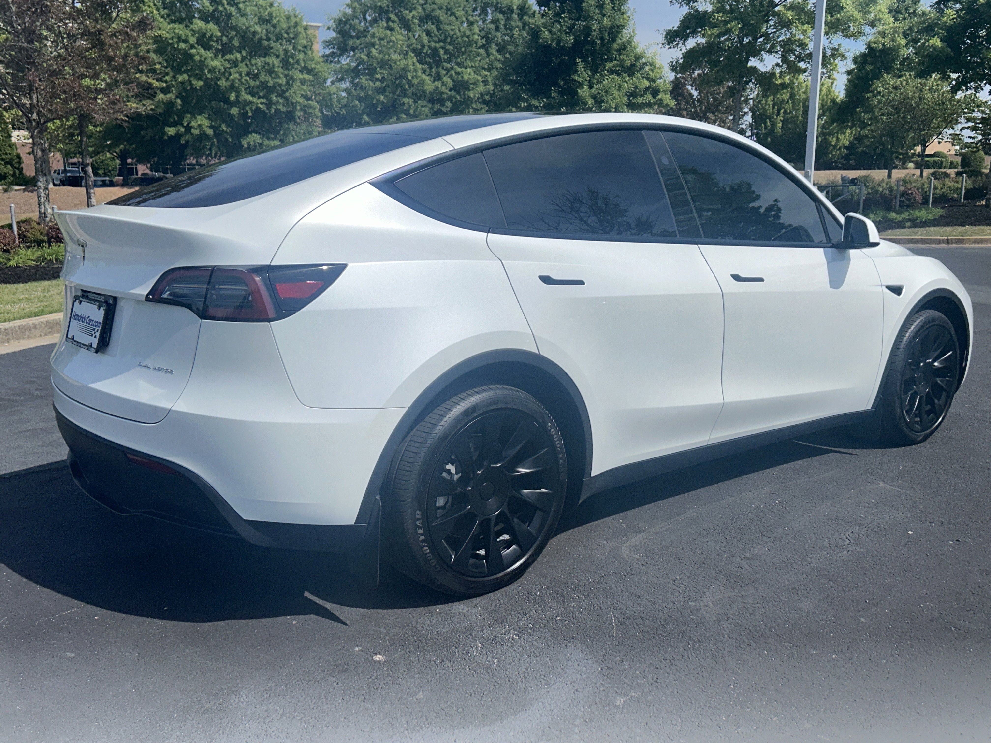 Used 2024 Tesla Model Y Long Range AWD/4WD image 9
