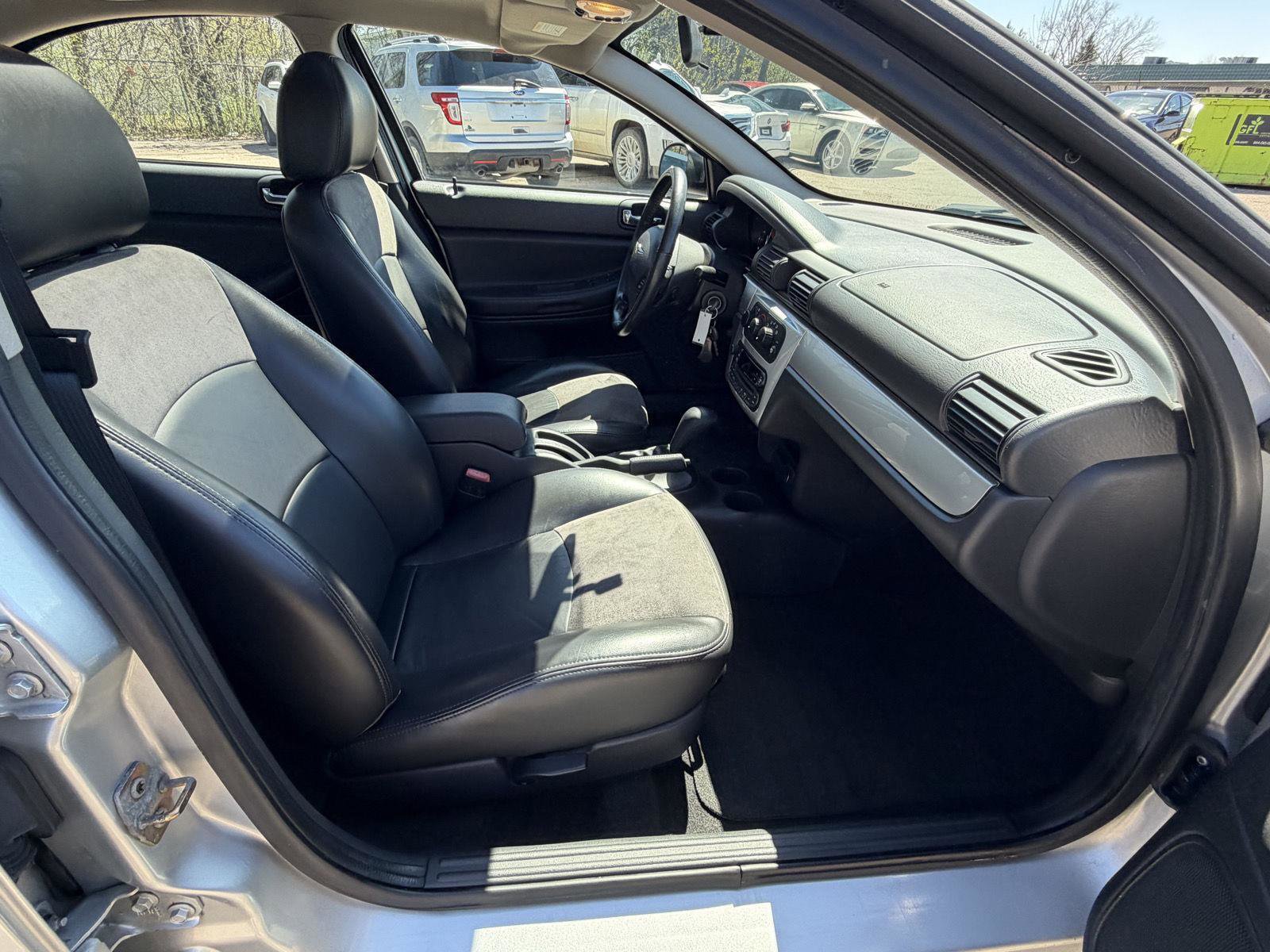 Used 2006 Chrysler Sebring Touring FWD image 26