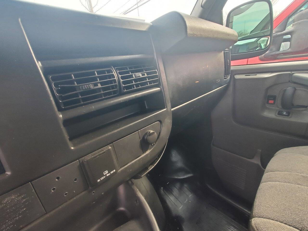 Used 2015 GMC Savana 2500 Extended image 15