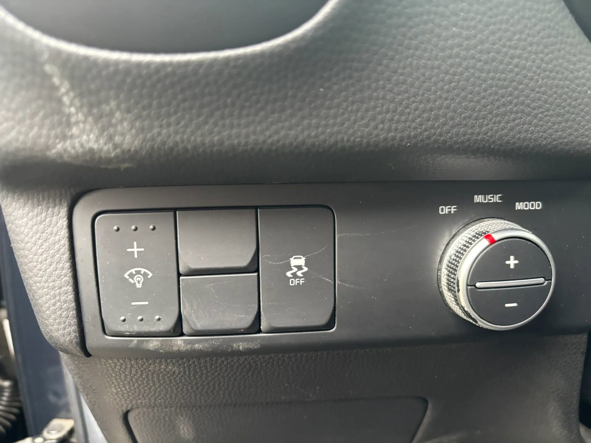 Used 2015 Kia Soul ! w/ Sun & Sound Package FWD image 14