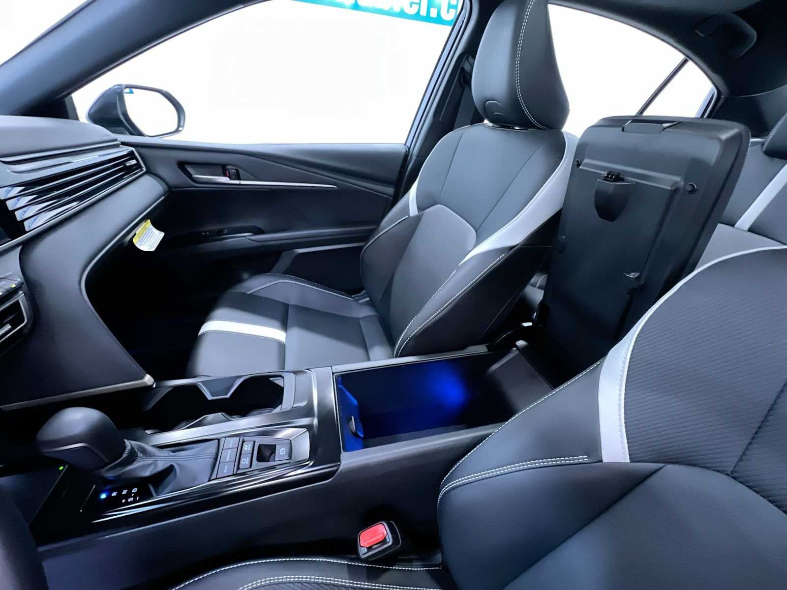 Used 2026 Toyota Camry SE w/ Multimedia Upgrade Package FWD image 28