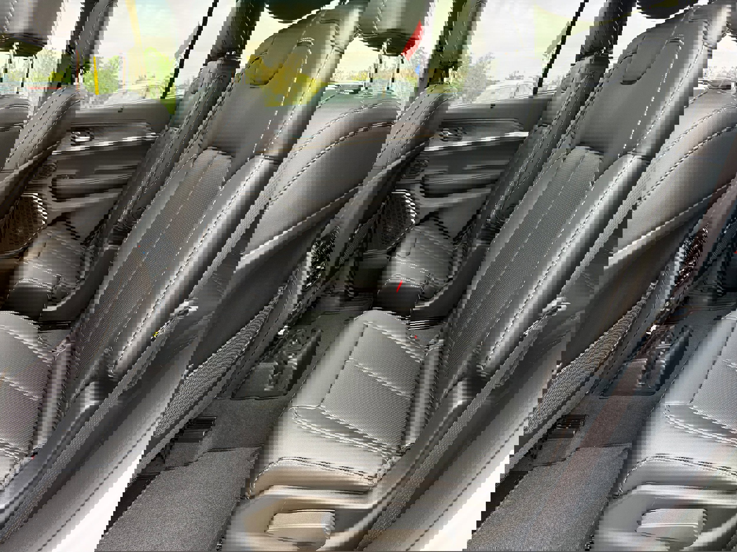 New 2025 Jeep Grand Cherokee L Limited w/ Luxury Tech Group II image 11