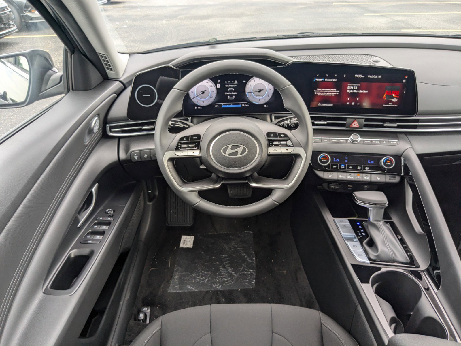 New 2025 Hyundai Elantra SEL image 15