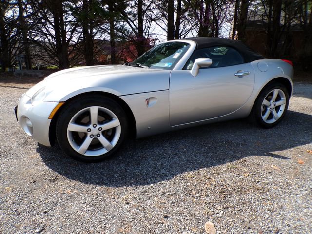 Used 2008 Pontiac Solstice Convertible w/ Preferred Package image 1