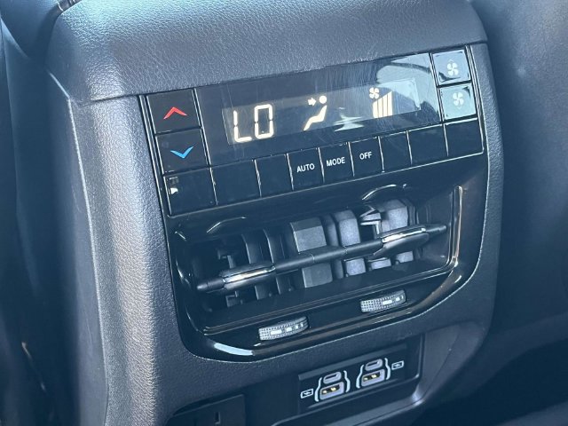 Used 2023 Jeep Grand Cherokee L Laredo w/ Luxury Tech Group I AWD/4WD image 20