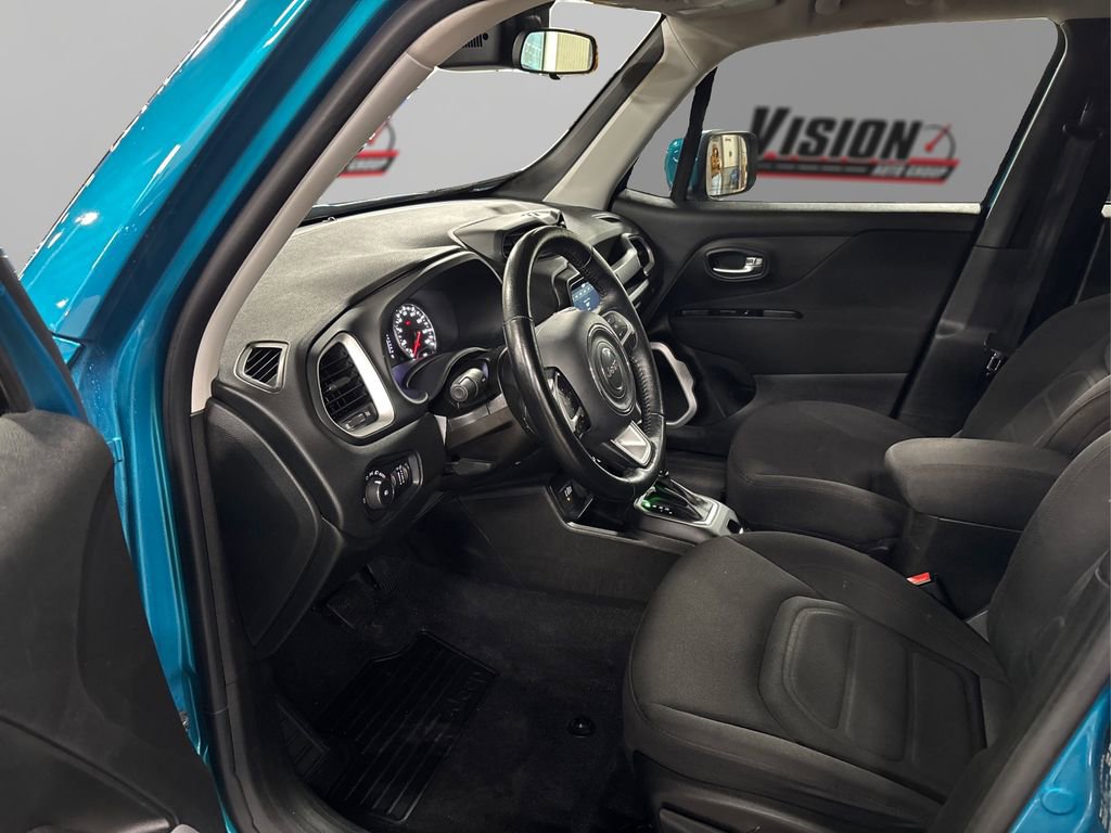 Used 2020 Jeep Renegade Latitude w/ Cold Weather Group image 9