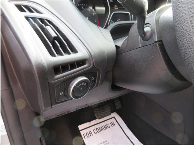 Used 2015 Ford Focus SE image 11