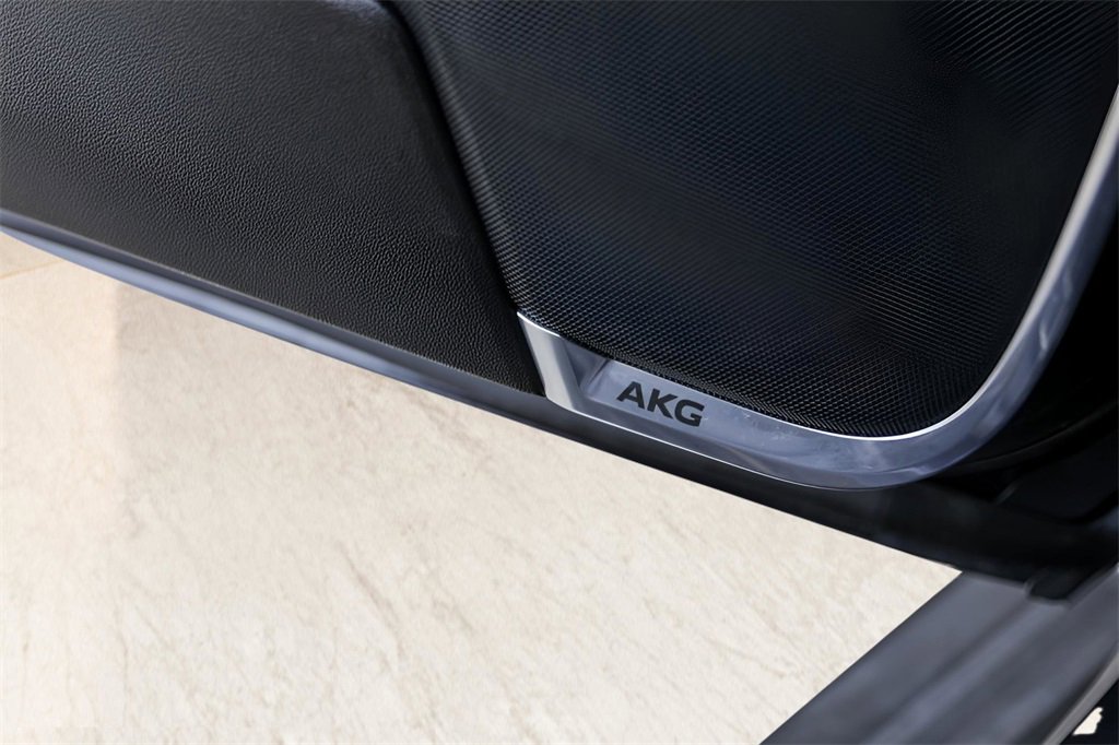 Certified 2025 Cadillac Escalade Sport Platinum w/ LPO, ONYX Package image 22