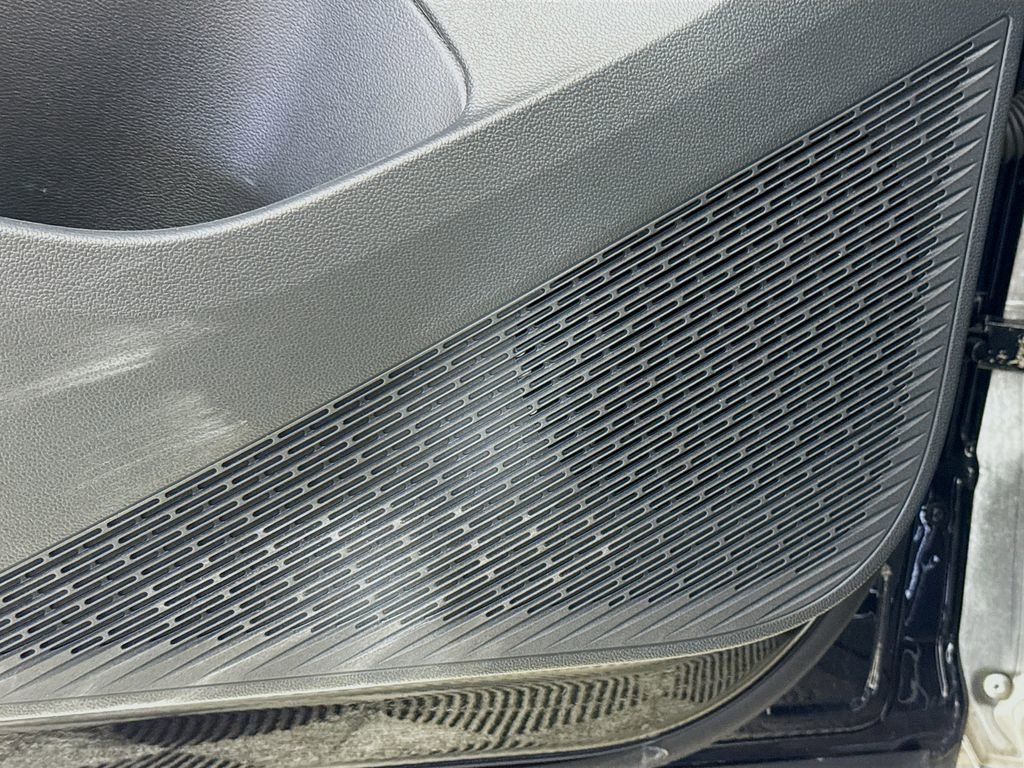 Used 2024 Volkswagen Atlas Cross Sport SEL R-Line image 19