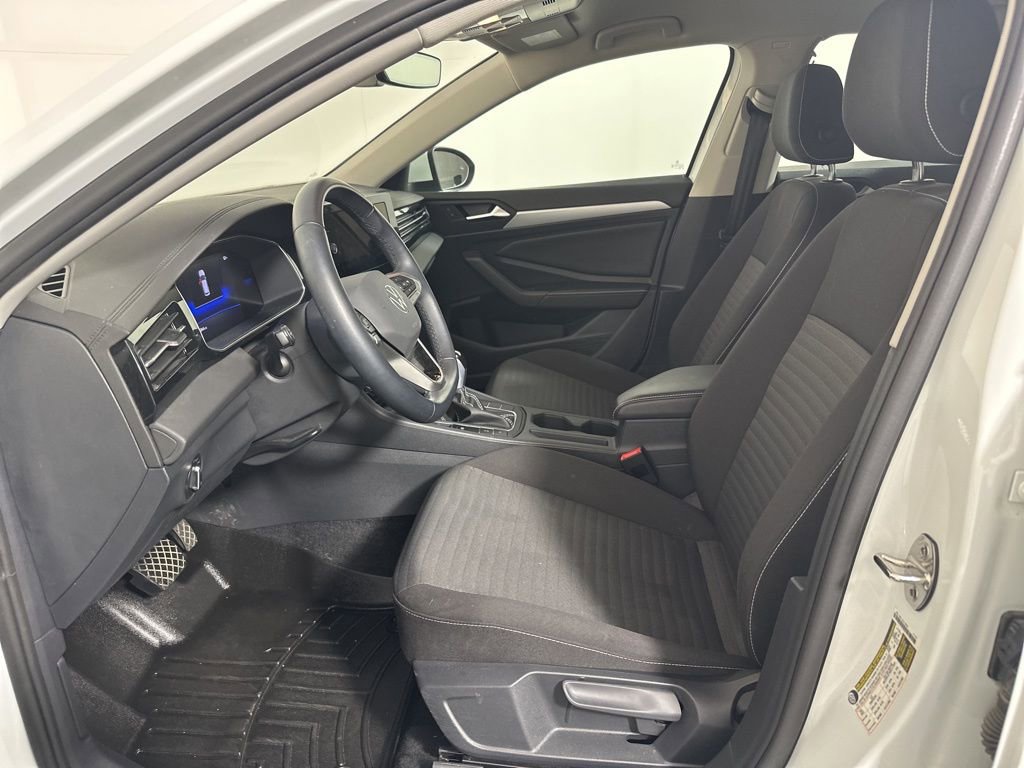 Used 2025 Volkswagen Jetta S image 10