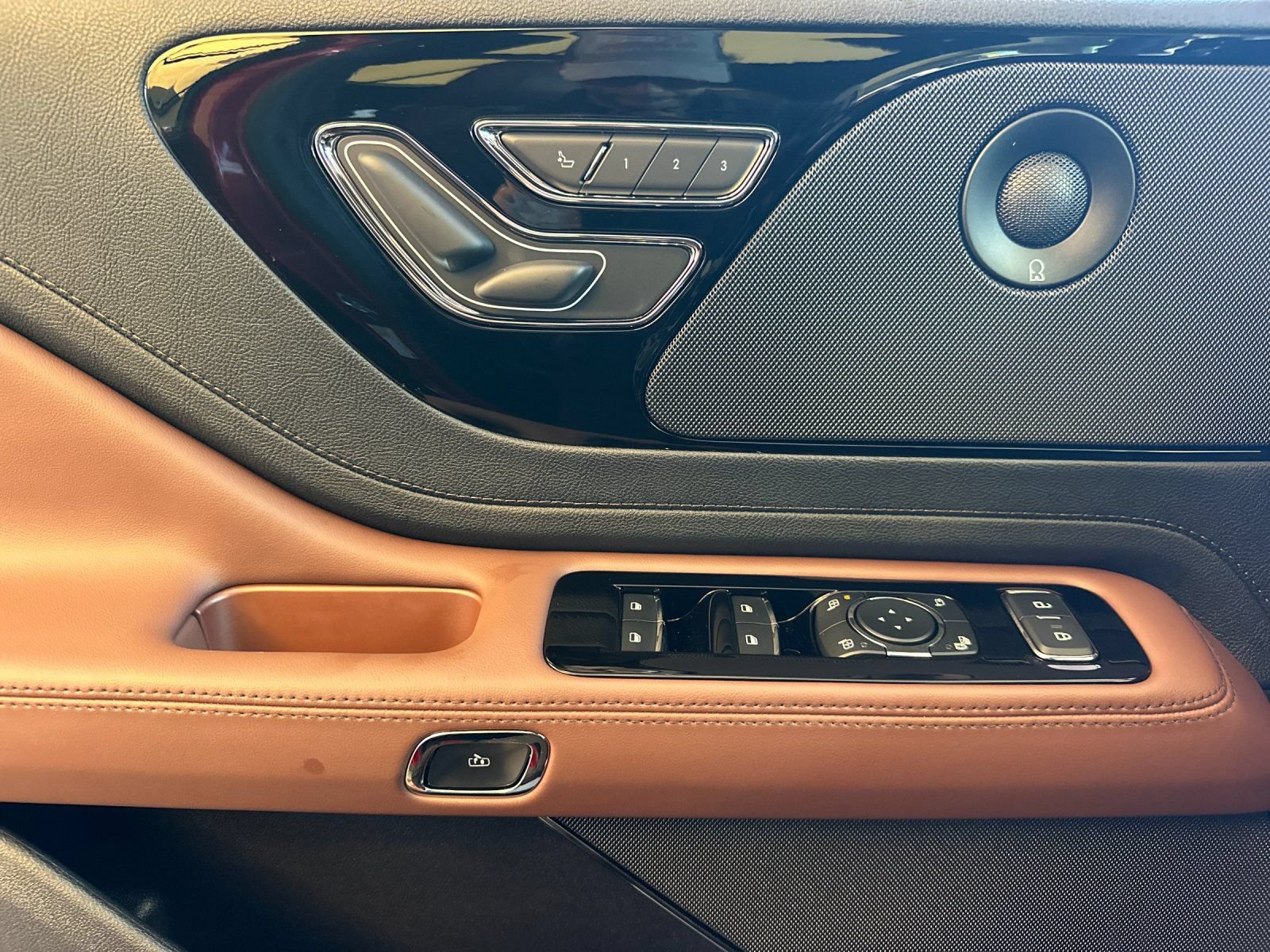 New 2026 Lincoln Aviator Reserve AWD/4WD image 10