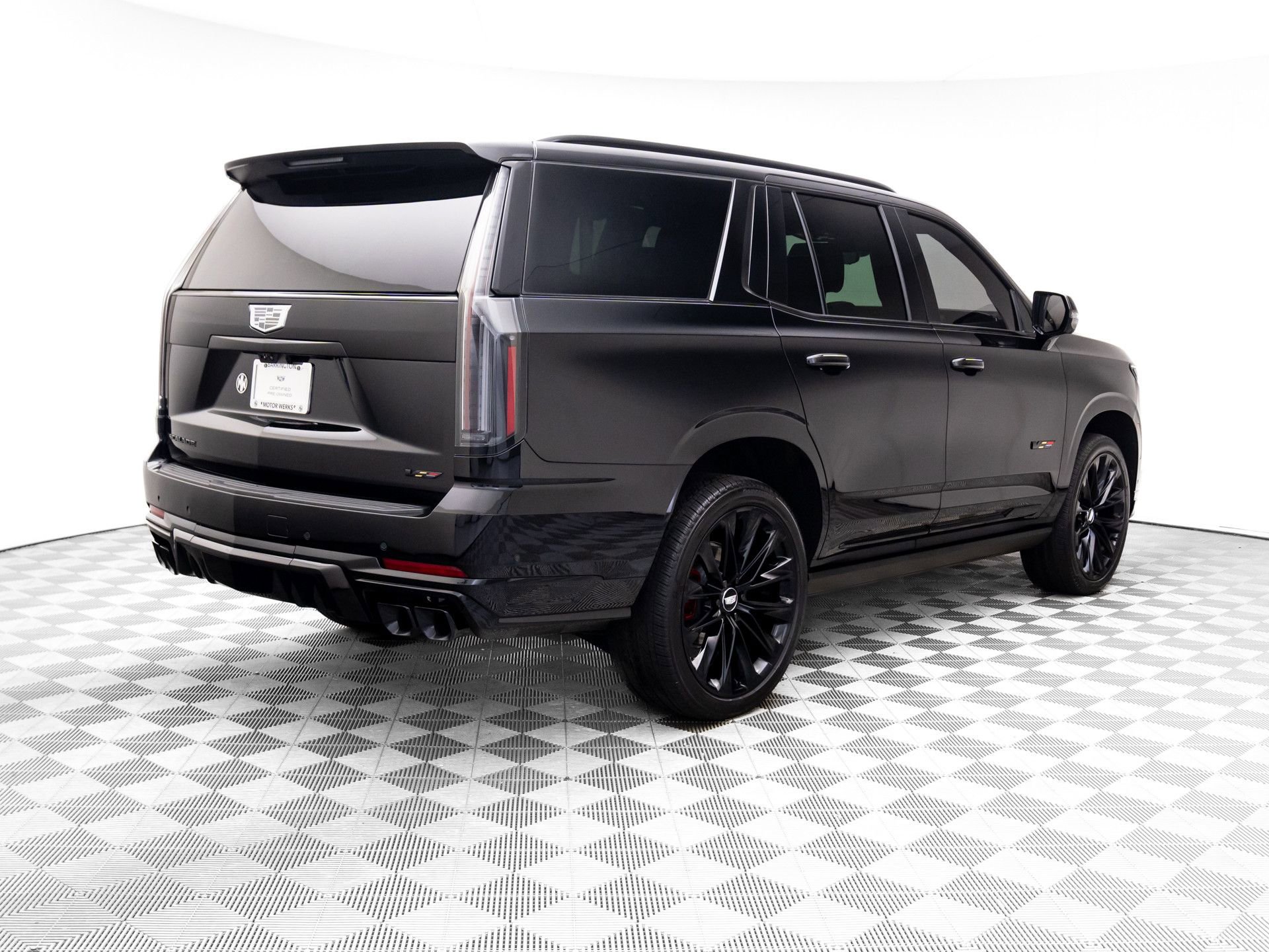 Certified 2025 Cadillac Escalade V w/ LPO, ONYX Package image 6