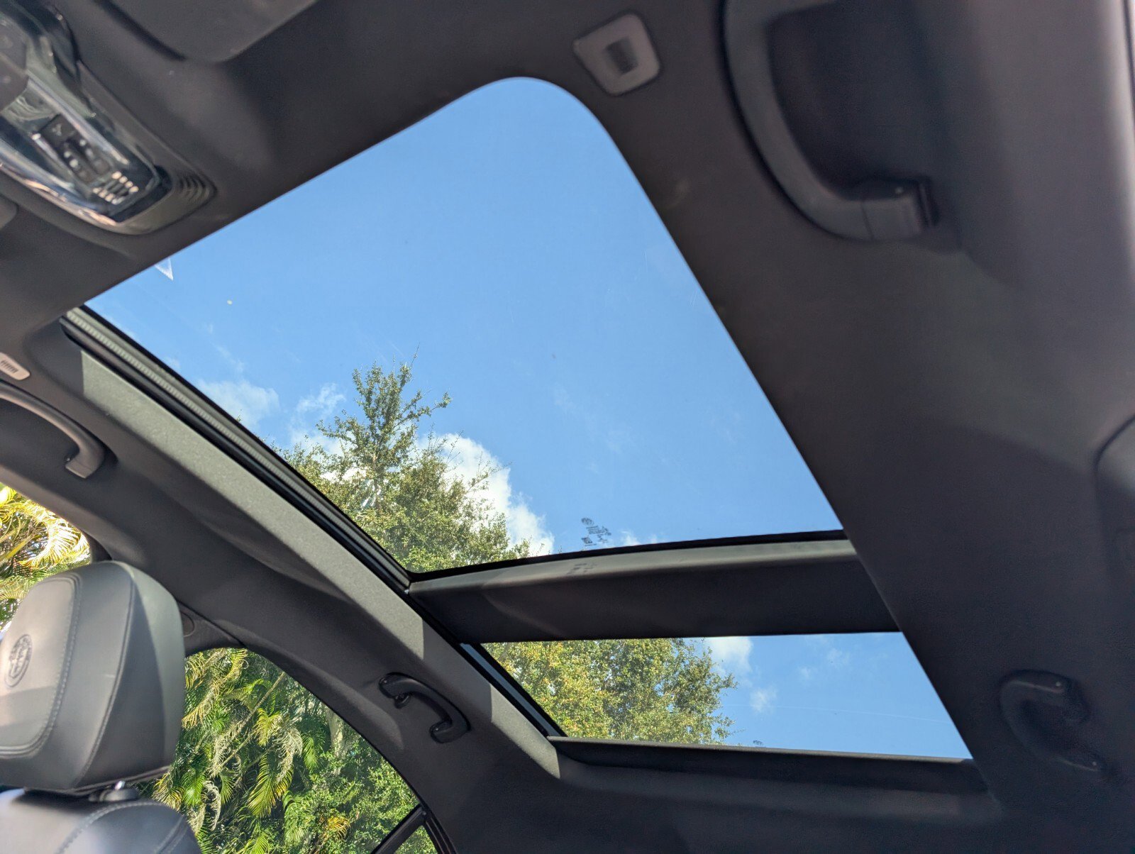 Used 2023 Alfa Romeo Stelvio Sprint image 22