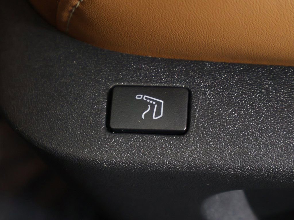 Used 2023 INFINITI QX60 Sensory w/ Cargo Package image 43