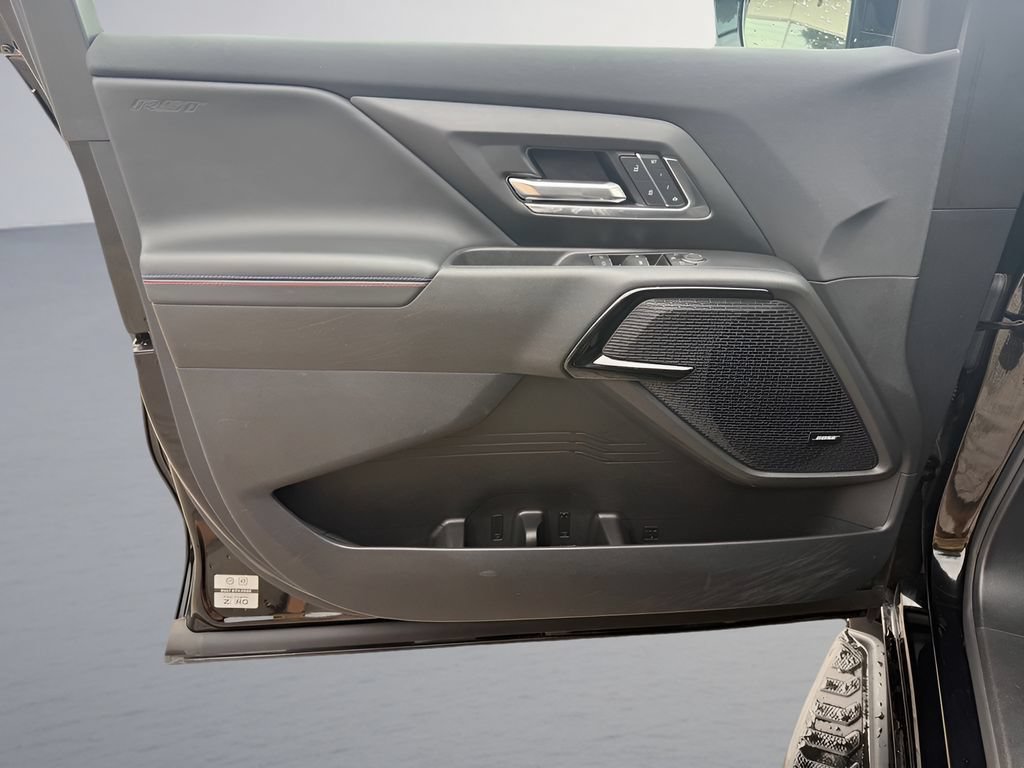 Used 2025 Chevrolet Silverado EV RST AWD/4WD image 14