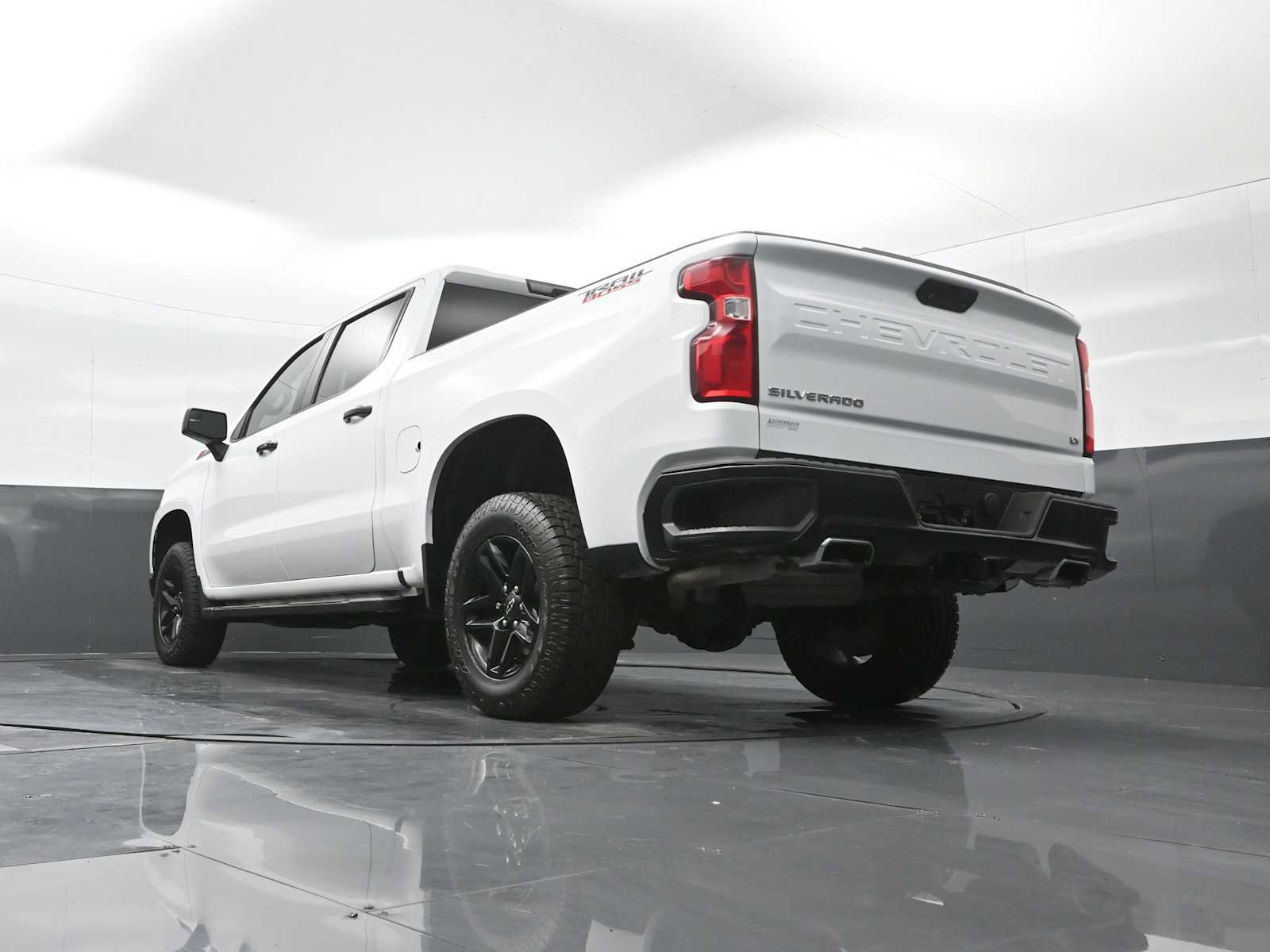 Used 2021 Chevrolet Silverado 1500 LT Trail Boss w/ Convenience Package II image 27