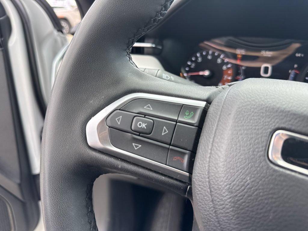 Used 2025 Jeep Compass Limited AWD/4WD image 33