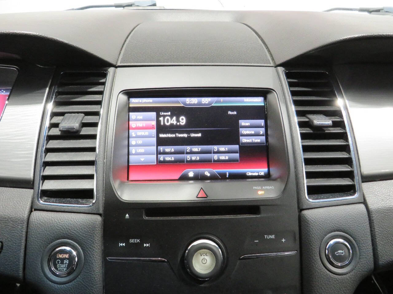 Used 2015 Ford Taurus SEL w/ Equipment Group 201A FWD image 17