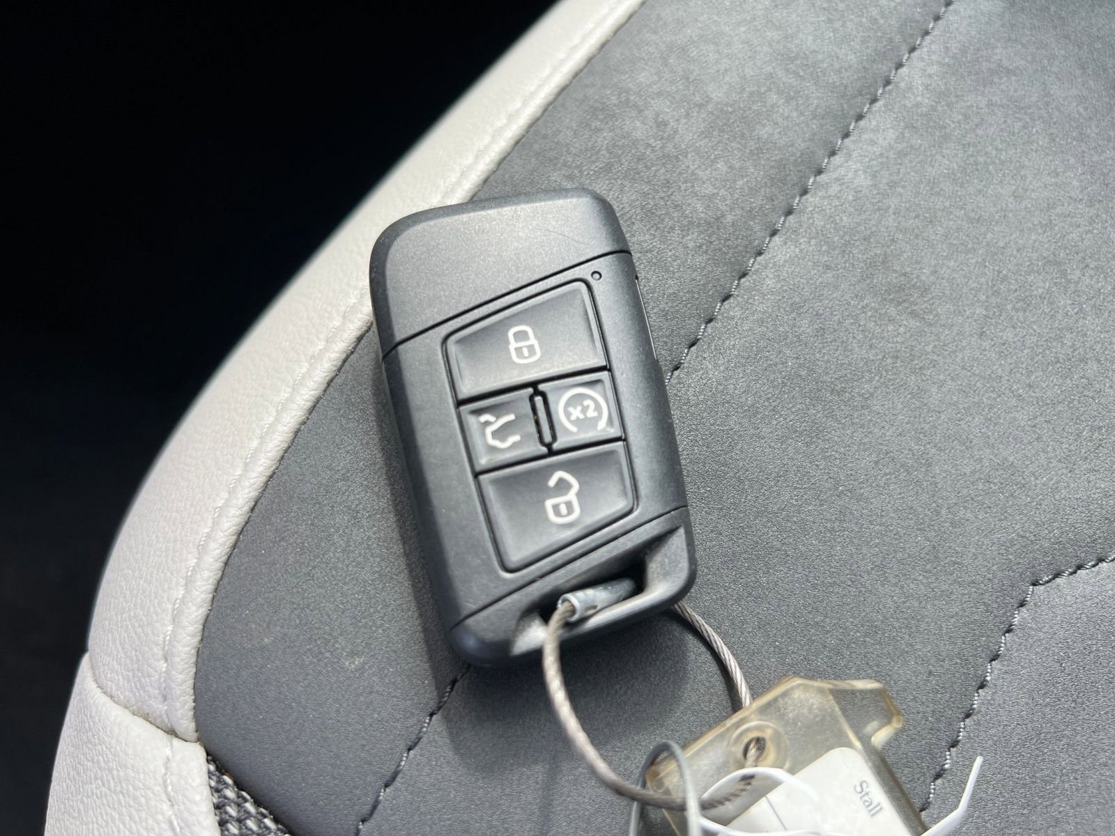 Used 2025 Volkswagen Taos SE image 25