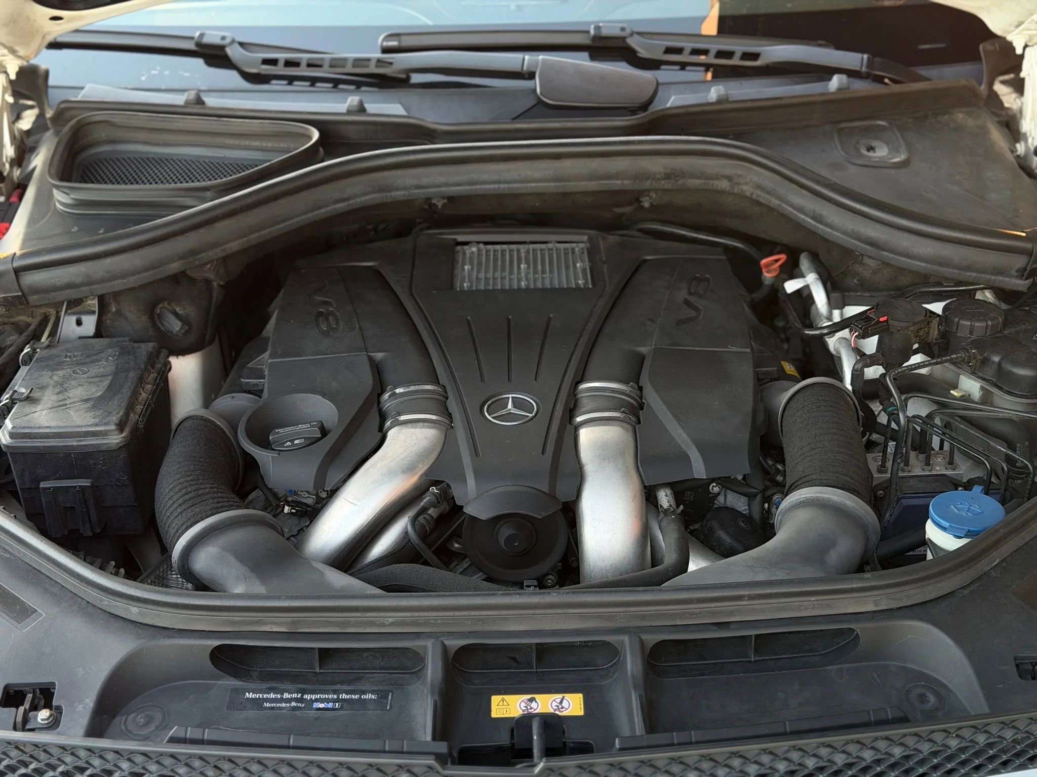 Used 2015 Mercedes-Benz GL 550 4MATIC image 33