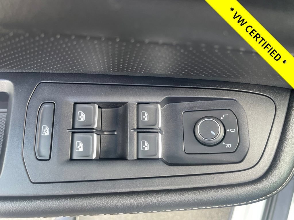Certified 2024 Volkswagen Atlas Cross Sport SE w/ Panoramic Sunroof Package AWD/4WD image 20