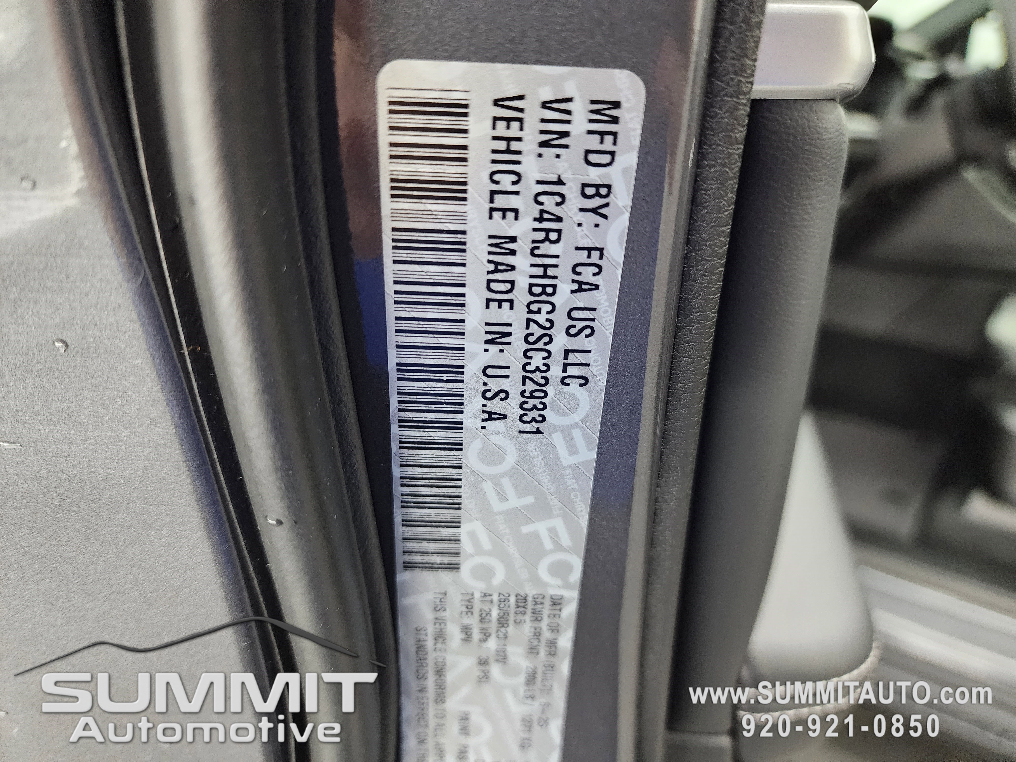 New 2025 Jeep Grand Cherokee Limited w/ Black Appearance Package image 65