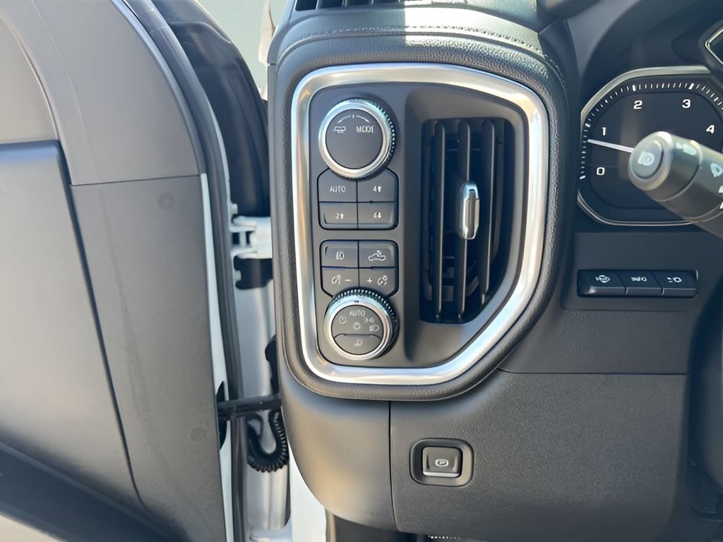 Used 2023 GMC Sierra 3500 Denali w/ Denali Ultimate Package AWD/4WD image 21