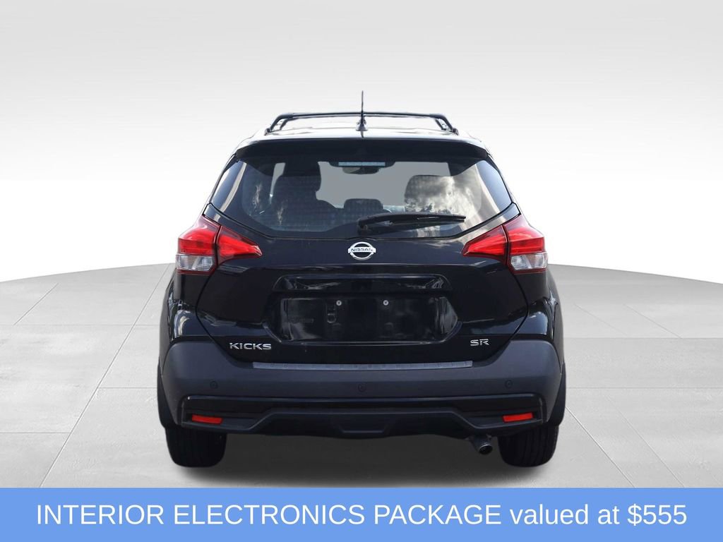 Used 2018 Nissan Kicks SR w/ Interior Electronics Package FWD image 6