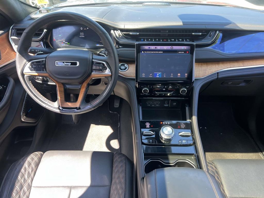 Used 2022 Jeep Grand Cherokee Summit AWD/4WD image 13