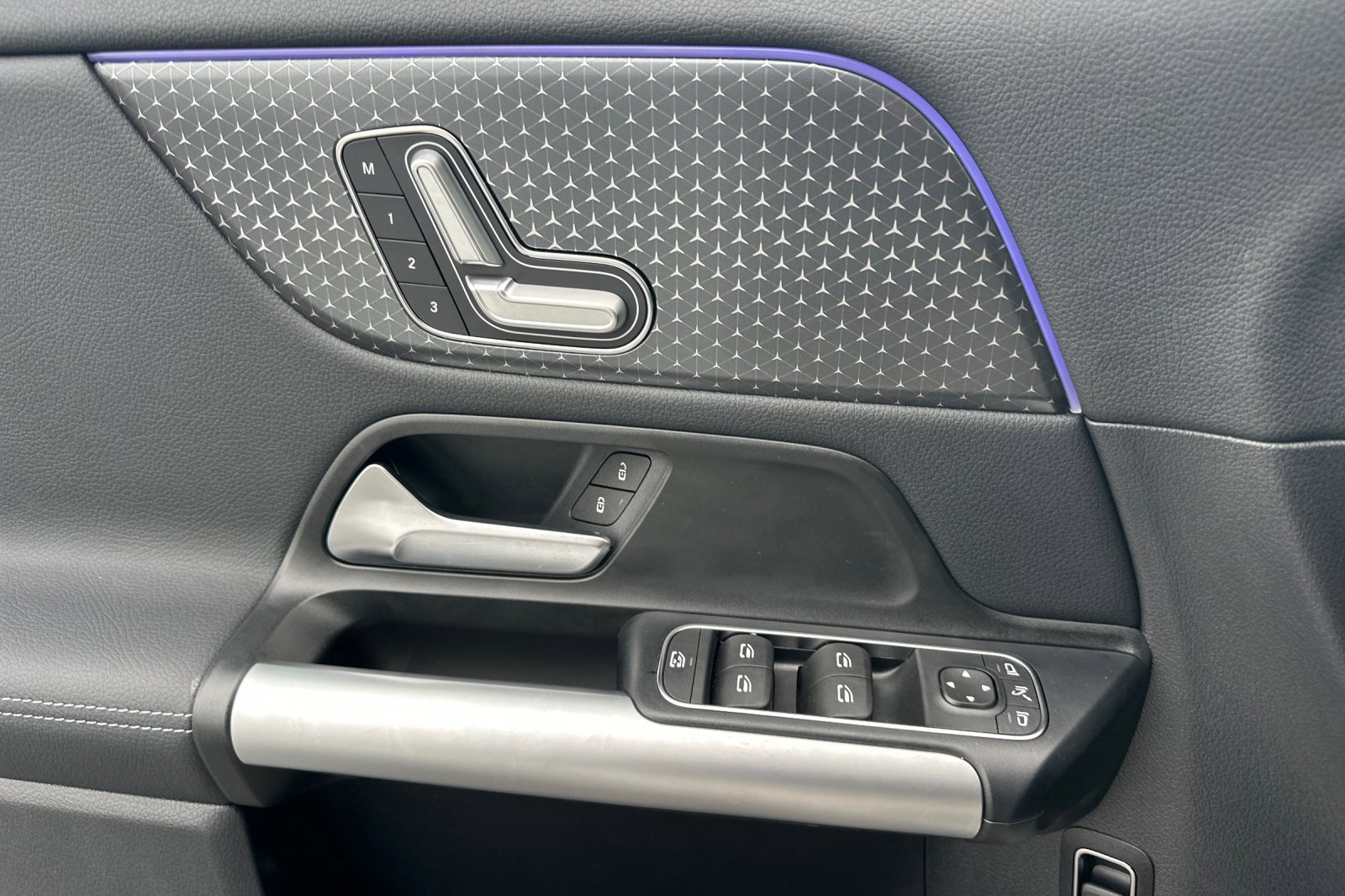 Certified 2025 Mercedes-Benz GLA 250 White image 11