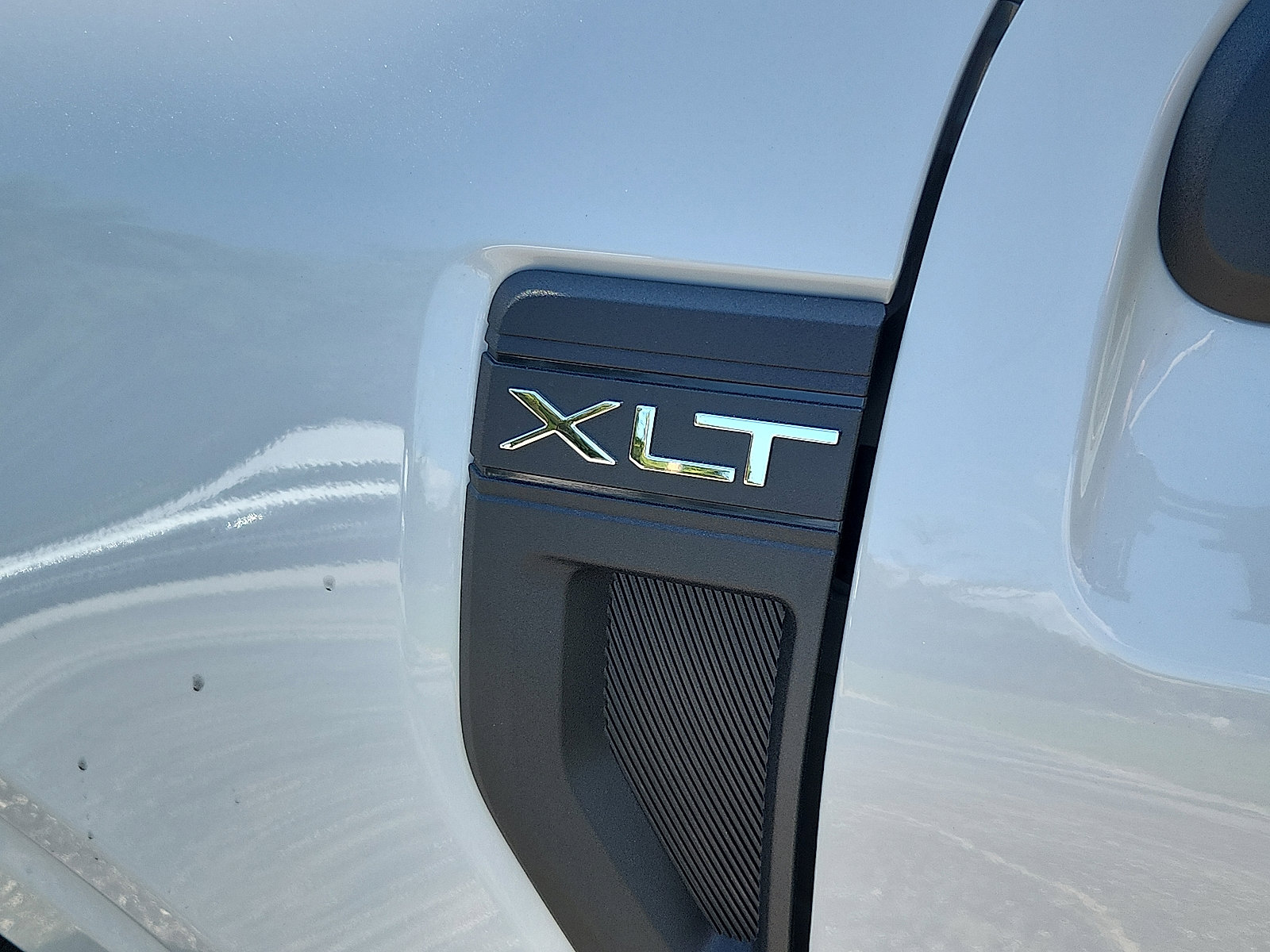 New 2025 Ford Maverick XLT w/ XLT Luxury Package image 17