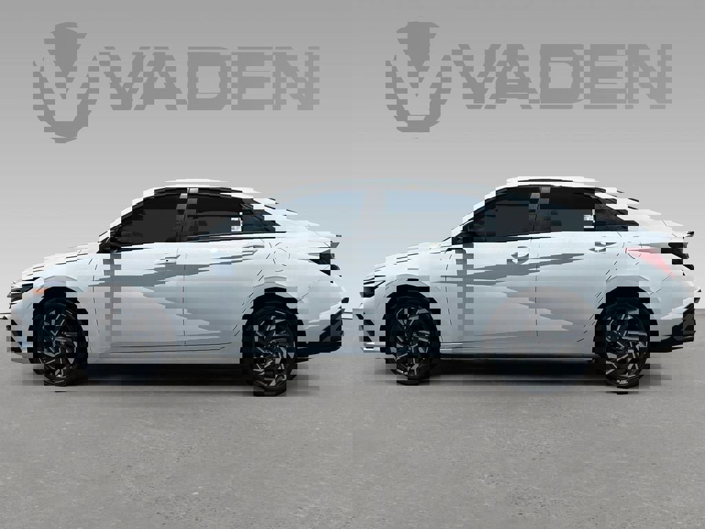 New 2025 Hyundai Elantra SEL image 8