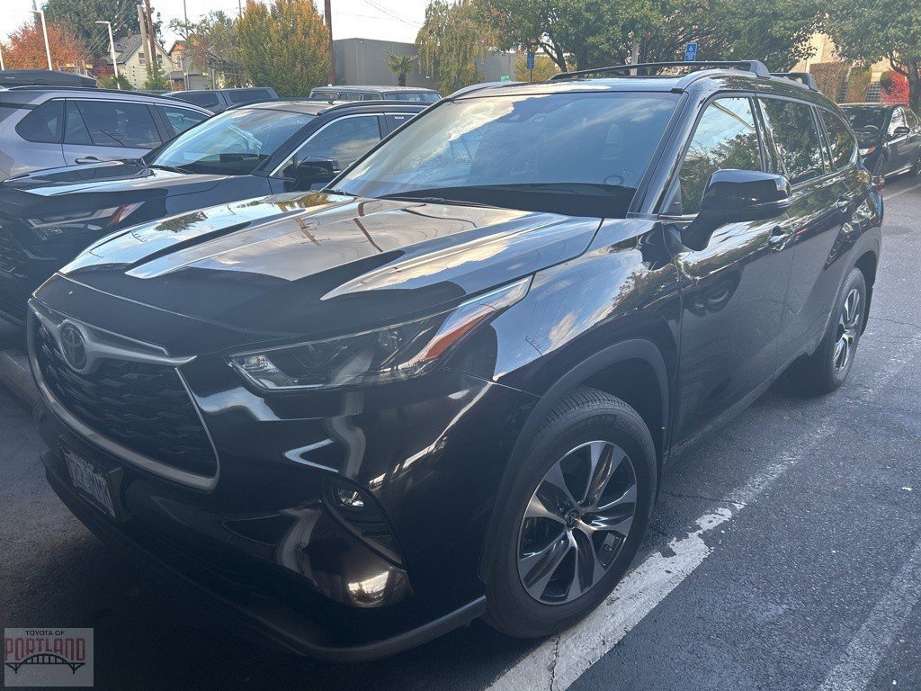 Used 2022 Toyota Highlander XLE