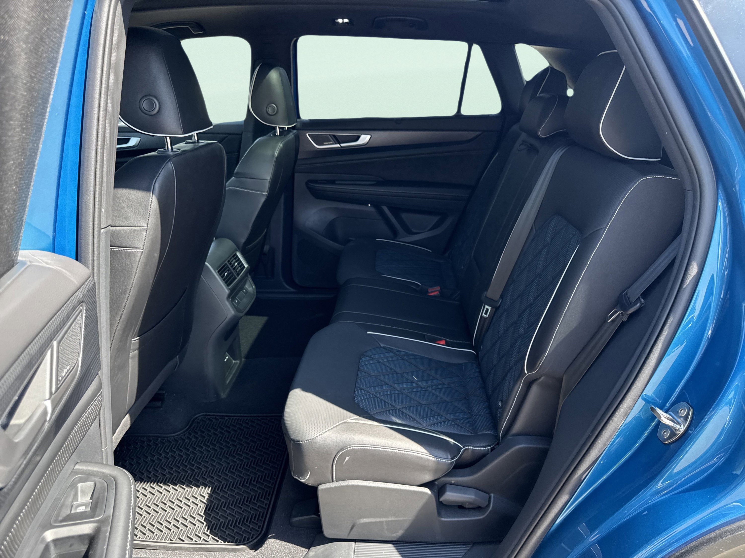 Used 2024 Volkswagen Atlas Cross Sport SEL Premium R-Line image 26