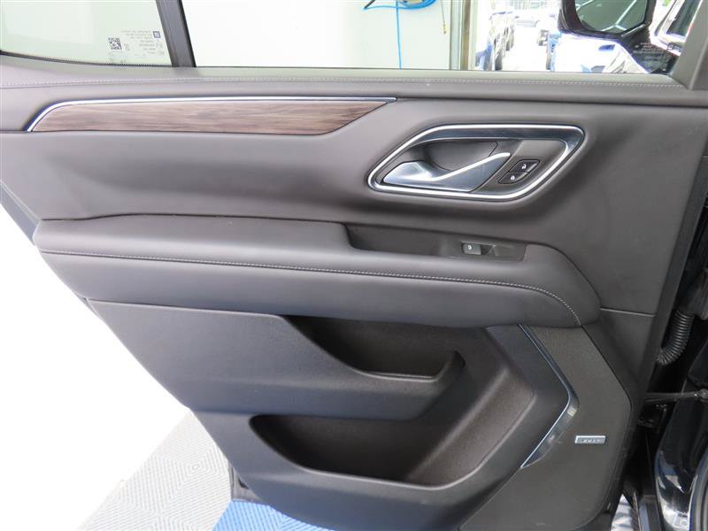 Used 2022 Chevrolet Tahoe Z71 w/ Luxury Package AWD/4WD image 32