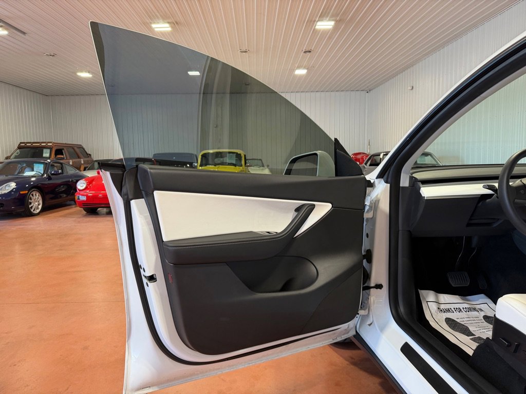 Used 2020 Tesla Model Y Long Range AWD/4WD image 17