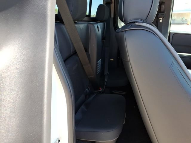 Used 2025 Nissan Frontier SV w/ SV Convenience Package RWD image 15