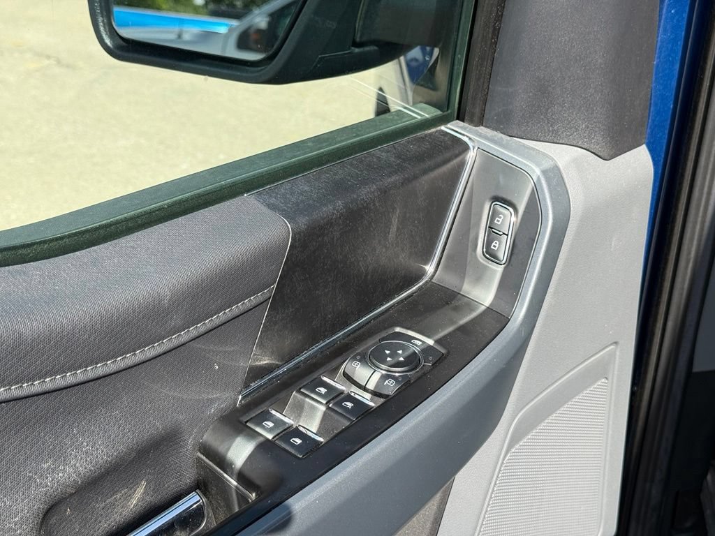 Used 2023 Ford F150 4x4 SuperCrew image 12