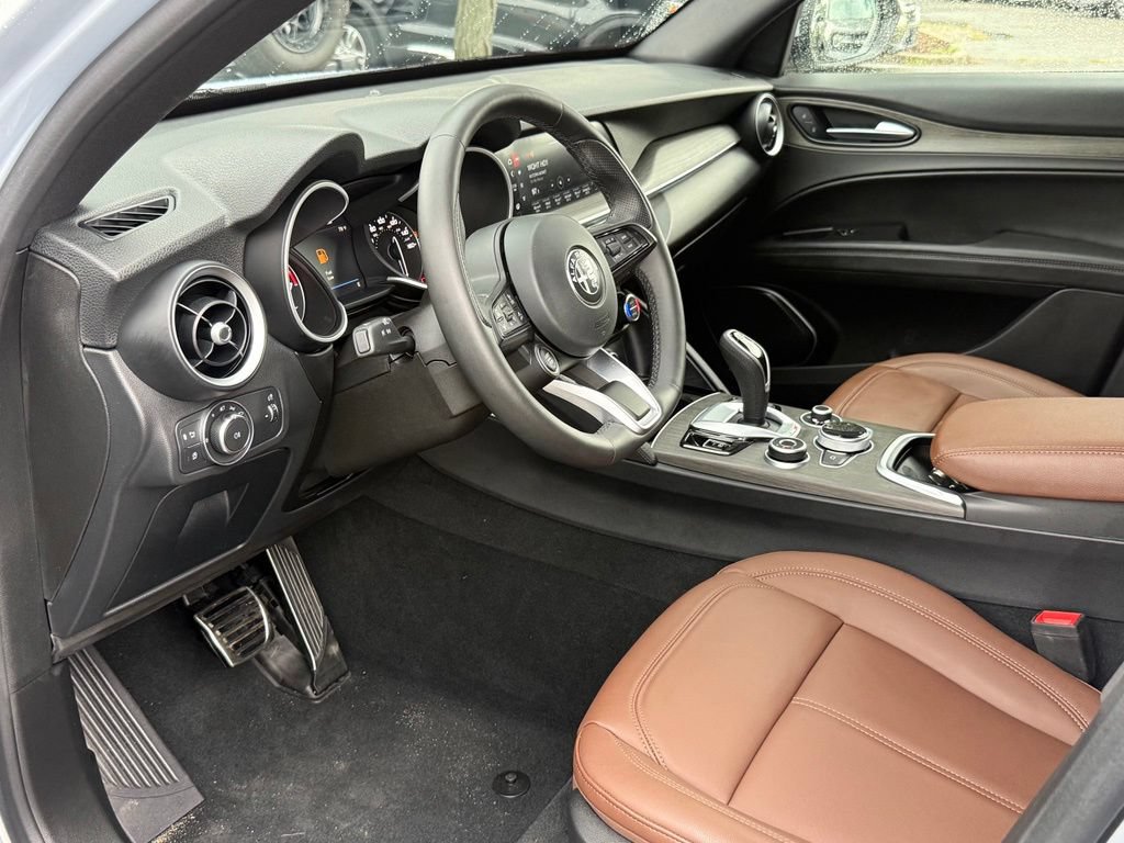 Used 2023 Alfa Romeo Stelvio Ti w/ Active Assist Plus Package AWD/4WD image 22