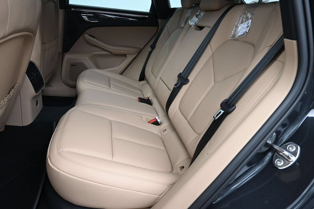 New 2026 Porsche Macan AWD/4WD image 15