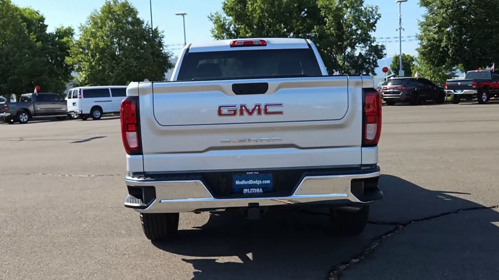 Used 2022 GMC Sierra 1500 Pro w/ Convenience Package AWD/4WD image 7