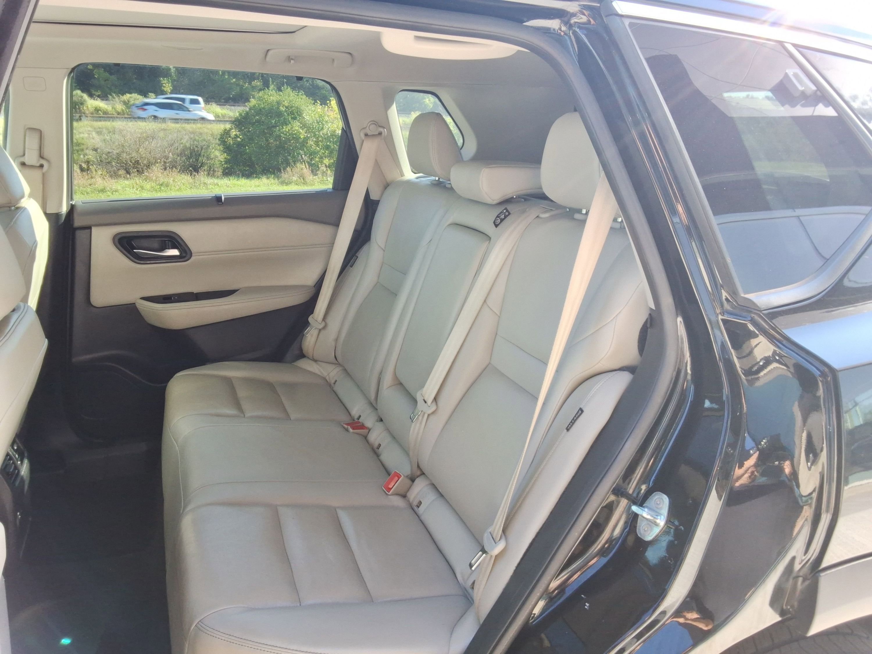 Used 2023 Nissan Rogue SL w/ SL Premium Package image 30