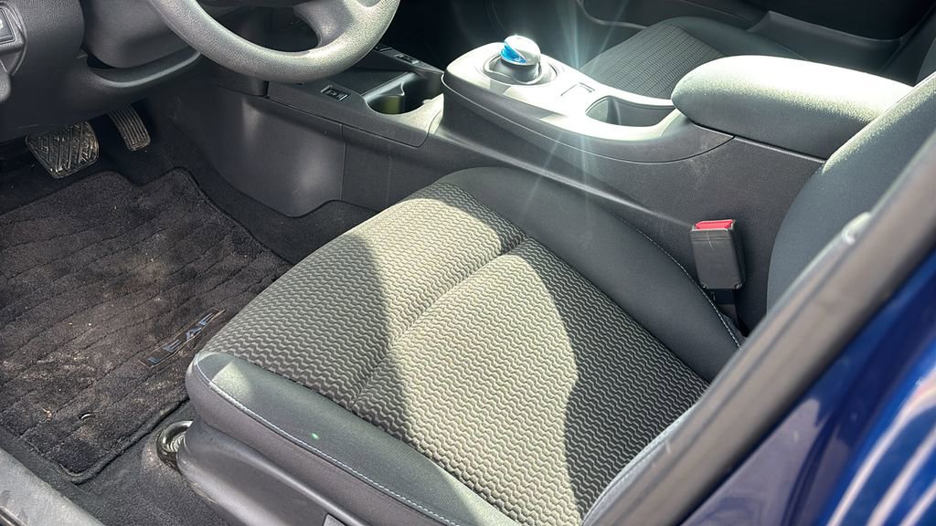 Used 2017 Nissan Leaf S image 27