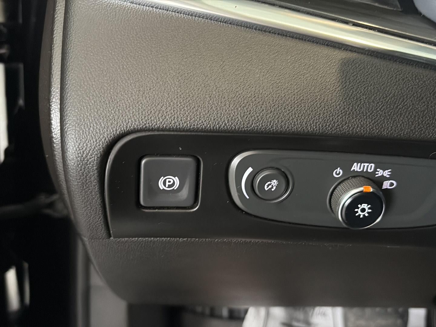 Used 2021 Buick Enclave Premium w/ Surround and Sites Package AWD/4WD image 16