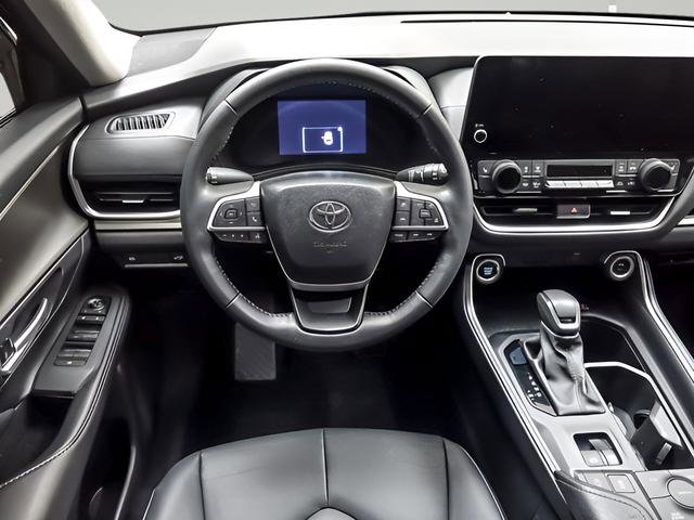 Certified 2024 Toyota Grand Highlander XLE image 13