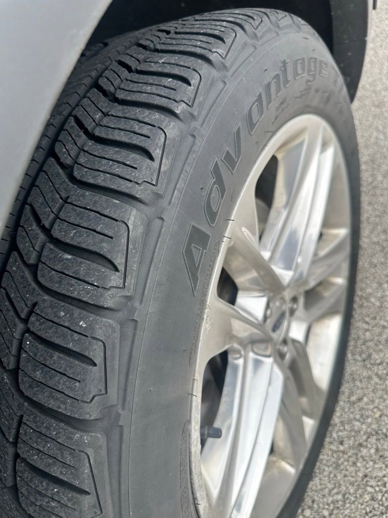 Used 2016 Ford Explorer XLT w/ Equipment Group 202A image 16